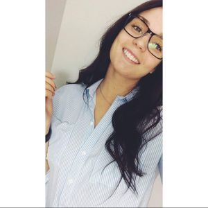 Meet your Posher, Daphné